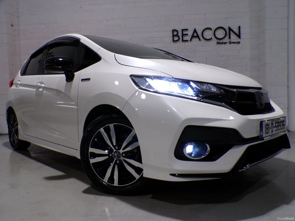 Honda Fit Hatchback, Petrol Hybrid, 2018, White