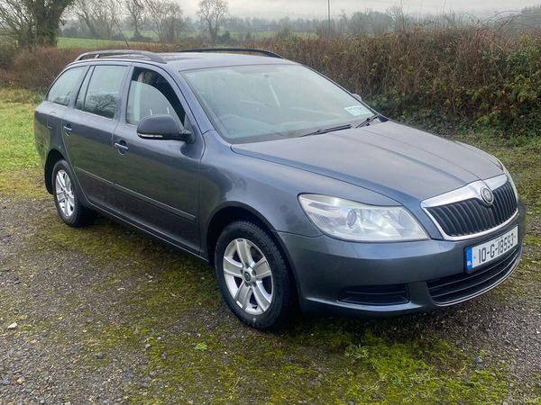 Skoda Octavia Estate, Diesel, 2010, Grey