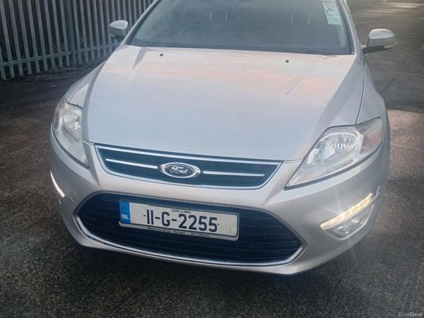 Ford Mondeo Saloon, Diesel, 2011, Silver