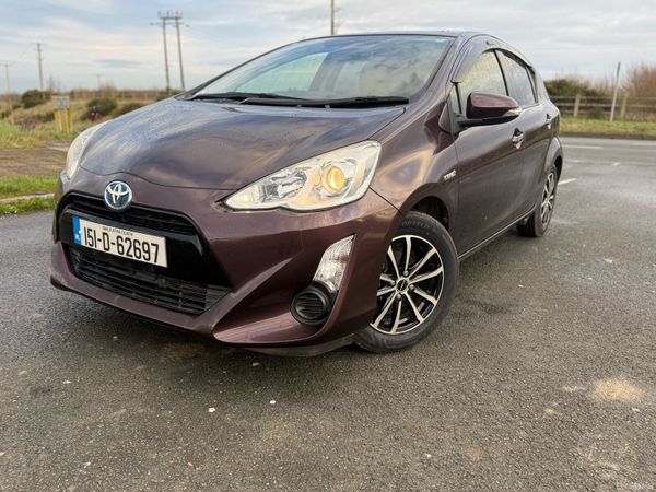 Toyota Aqua Hatchback, Petrol Hybrid, 2015, Purple