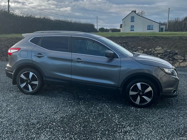 Nissan Qashqai SUV, Diesel, 2017, Grey