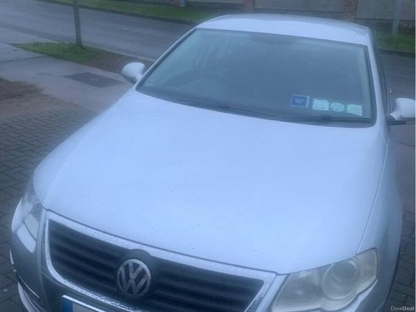 Volkswagen Passat Saloon, Petrol, 2007, Silver