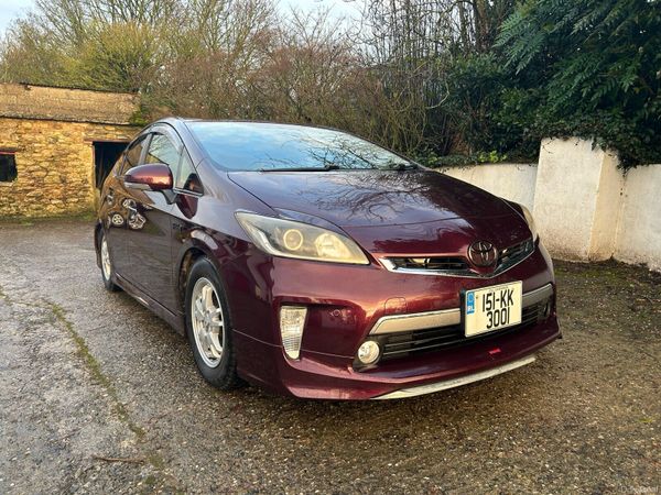 Toyota Prius Hatchback, Petrol Hybrid, 2015, Purple