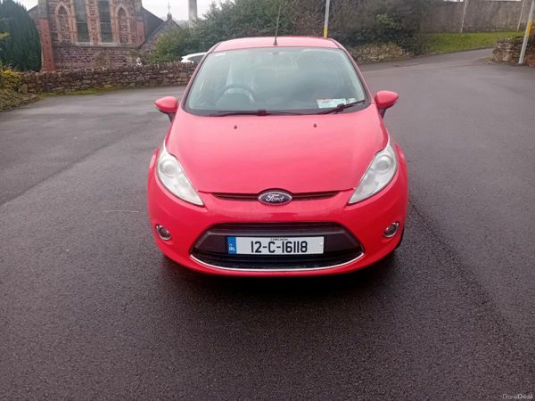 Ford Fiesta Hatchback, Petrol, 2012, Red