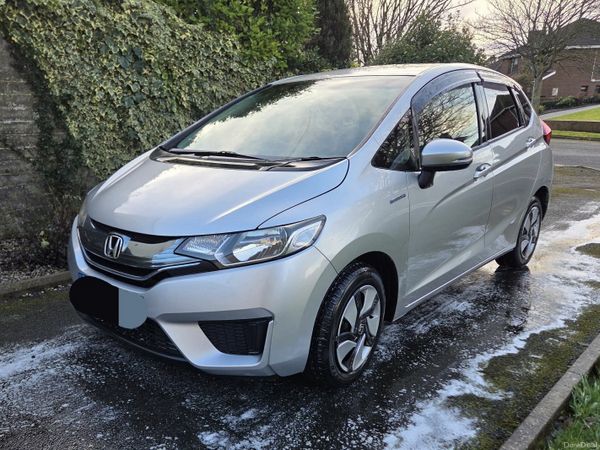Honda Fit Hatchback, Petrol Hybrid, 2015, Silver