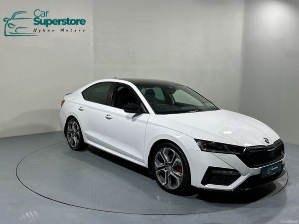 Skoda Octavia Saloon, Diesel, 2023, White