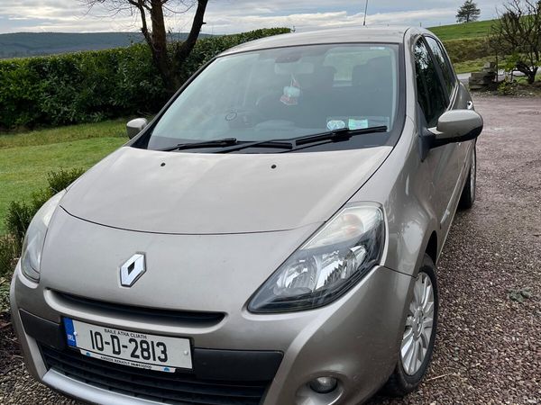 Renault Clio Hatchback, Petrol, 2010, Gold