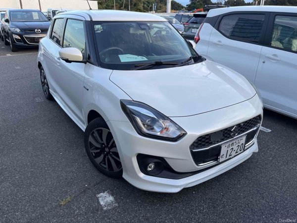 Suzuki Swift Hatchback, Petrol, 2019, White