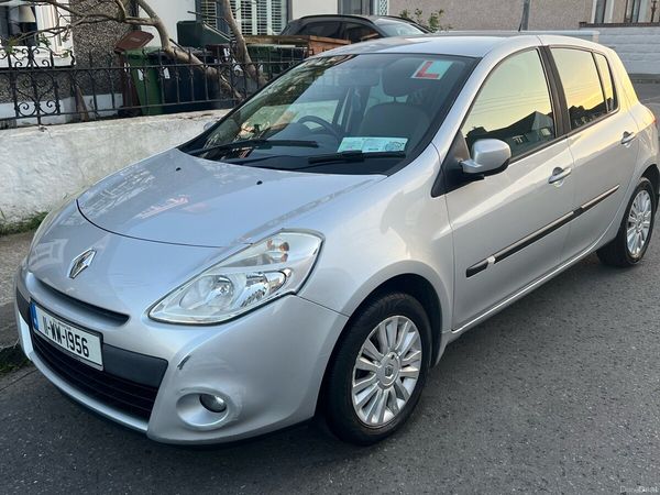 Renault Clio Hatchback, Ethanol Petrol, 2011, Silver