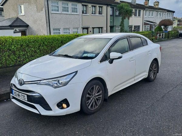 Toyota Avensis Saloon, Diesel, 2015, White