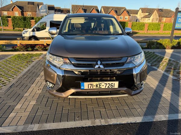 Mitsubishi Outlander SUV, Petrol Plug-in Hybrid, 2017, Brown