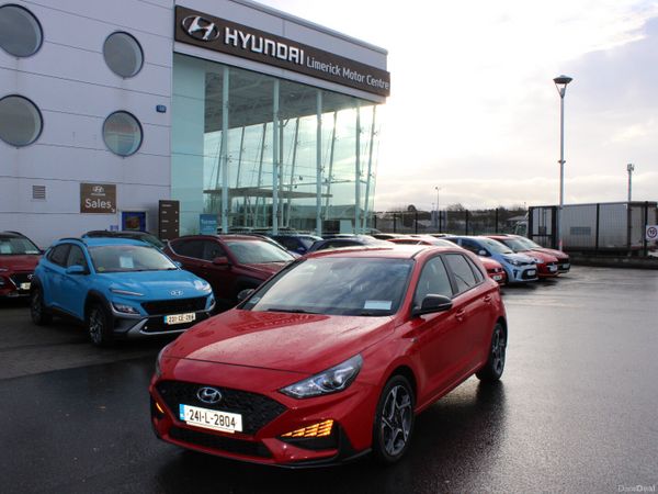 Hyundai i30 Hatchback, Petrol, 2024, Red