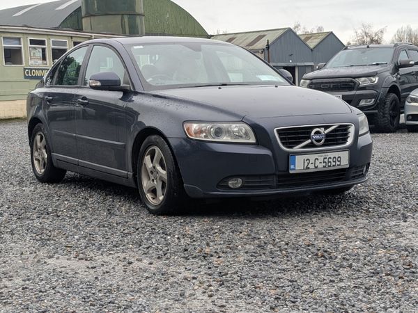 Volvo S40 Saloon, Diesel, 2012, Blue