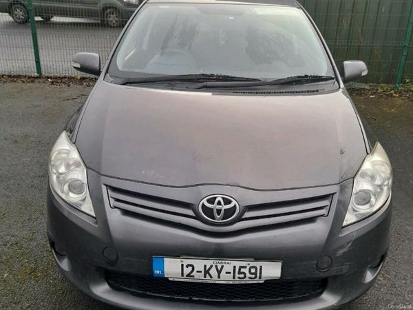 Toyota Auris Hatchback, Diesel, 2012, Grey