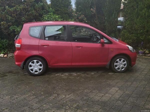 Honda Jazz Hatchback, Petrol, 2007, Red