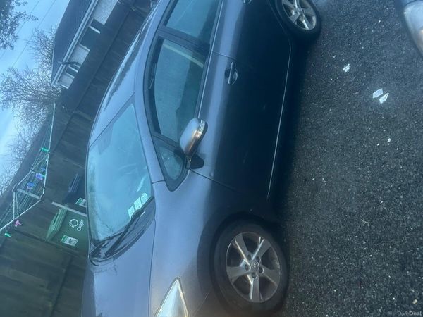 Toyota Auris Hatchback, Diesel, 2010, Grey