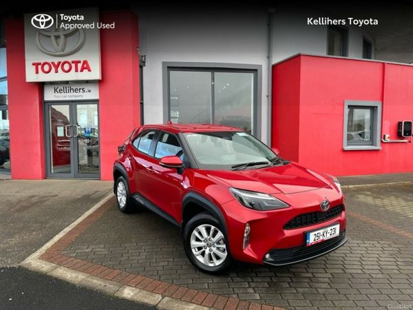 Toyota Yaris Cross Hatchback, Petrol Hybrid, 2025, Red