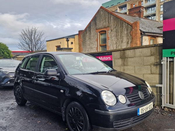 Volkswagen Polo Hatchback, Petrol, 2005, Black