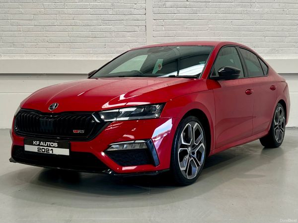 Skoda Octavia Saloon, Diesel, 2021, Red