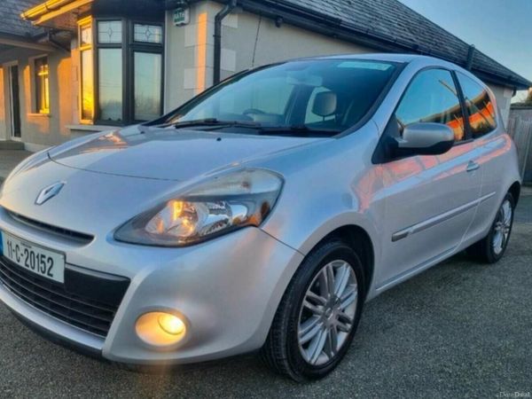 Renault Clio Hatchback, Petrol, 2011, Silver