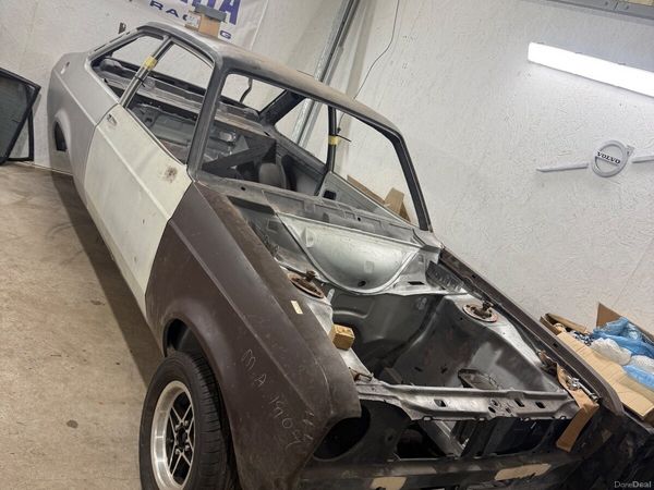 Ford Escort Coupe, Petrol, 2000, Yellow