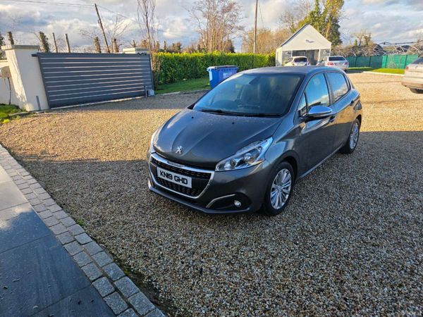 Peugeot 208 Hatchback, Petrol, 2019, Grey