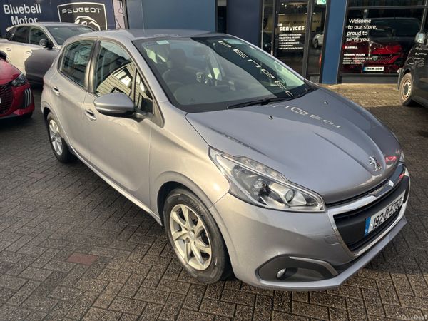 Peugeot 208 Hatchback, Petrol, 2019, Grey