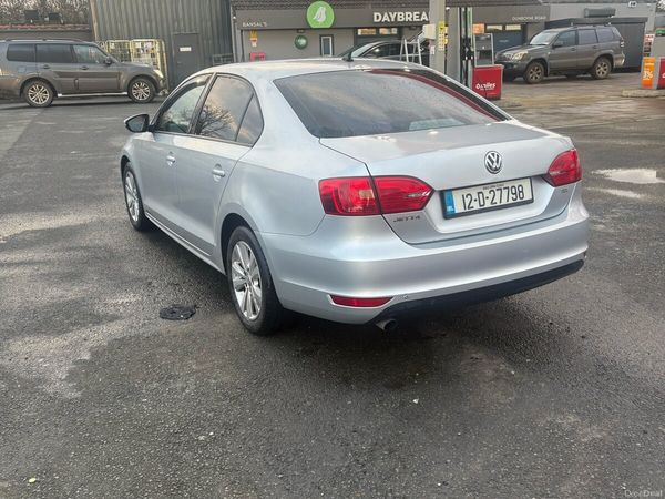 Volkswagen Jetta Saloon, Diesel, 2012, Silver