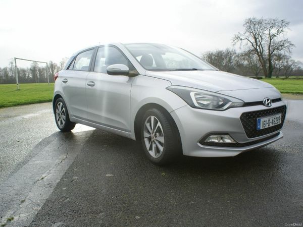 Hyundai i20 Hatchback, Petrol, 2016, Silver
