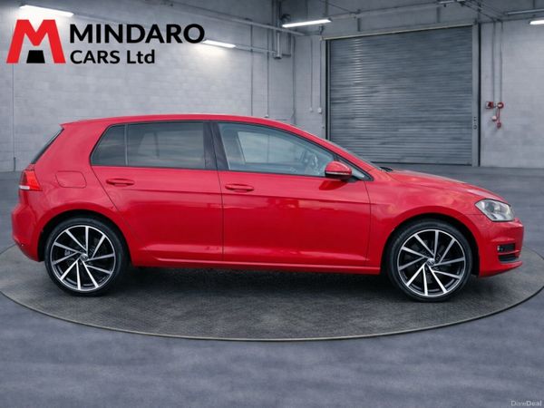 Volkswagen Golf Hatchback, Petrol, 2016, Red