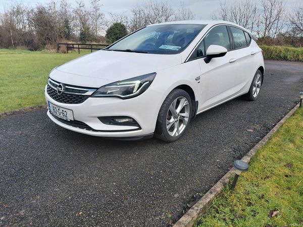 Opel Astra Hatchback, Diesel, 2016, White