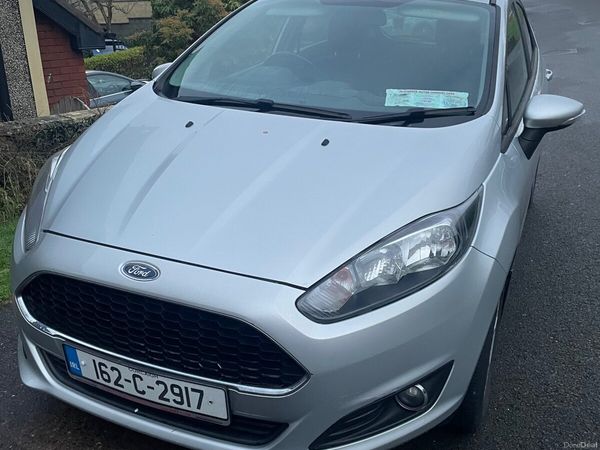 Ford Fiesta Hatchback, Petrol, 2016, Silver