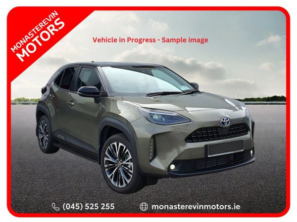Toyota Yaris Cross SUV, Petrol Hybrid, 2025, Green