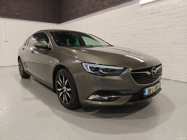Opel Insignia Hatchback, Diesel, 2018, Grey