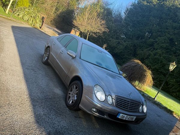 Mercedes-Benz E-Class Saloon, Petrol, 2006, Silver