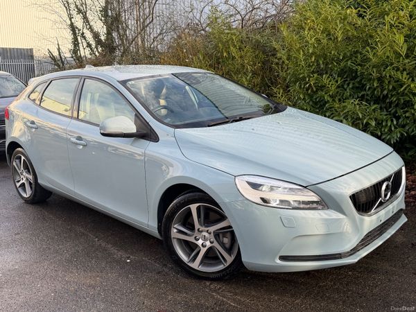 Volvo V40 Hatchback, Petrol, 2017, Grey