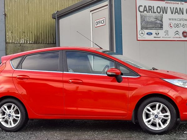 Ford Fiesta Hatchback, Petrol, 2015, Red