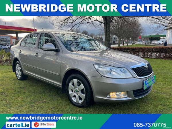 Skoda Octavia Hatchback, Diesel, 2012, Beige