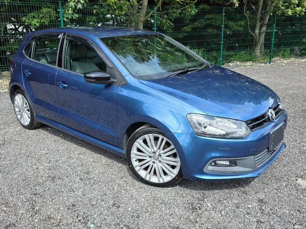 Volkswagen Polo Hatchback, Petrol, 2015, Blue