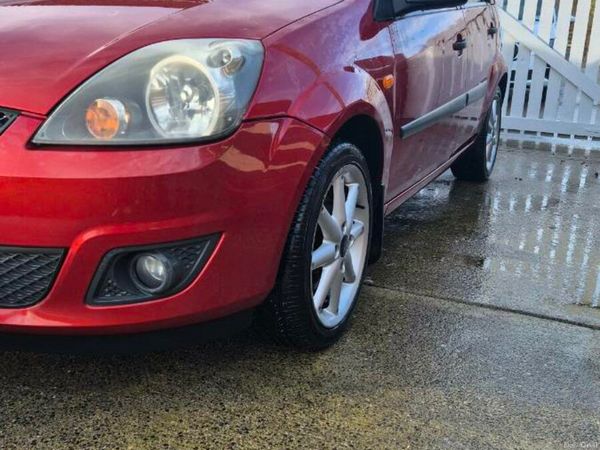 Ford Fiesta Hatchback, Petrol, 2007, Red