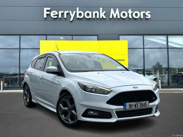 Ford Focus Hatchback, Diesel, 2016, White