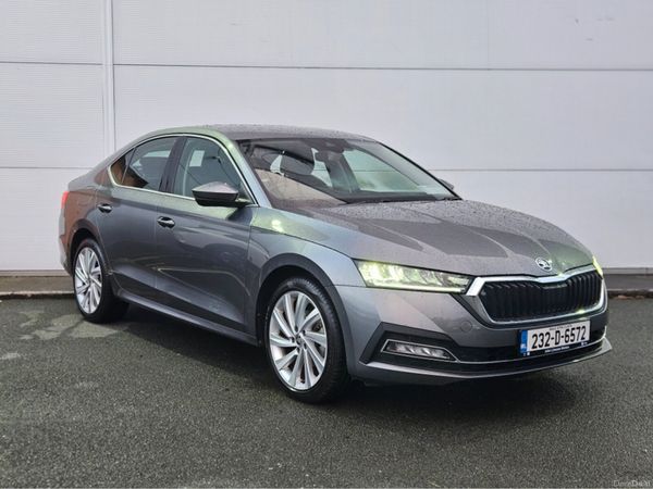 Skoda Octavia Saloon, Petrol, 2023, Grey