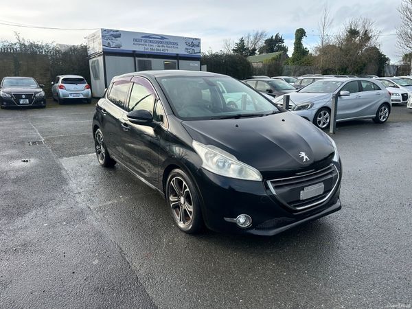 Peugeot 208 Hatchback, Petrol, 2013, Black