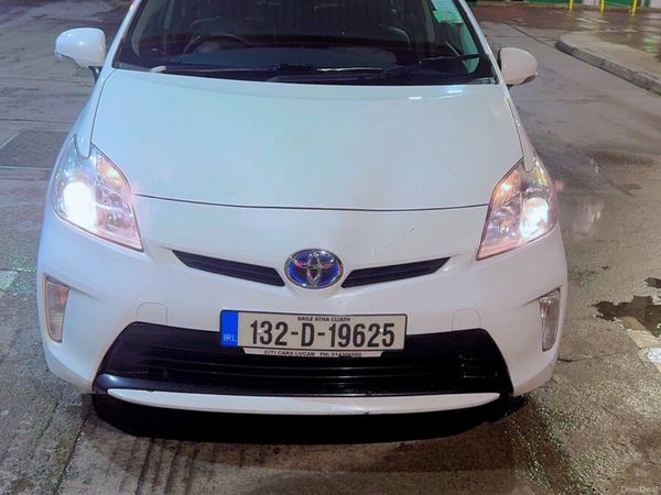 Toyota Prius Hatchback, Petrol Hybrid, 2013, White