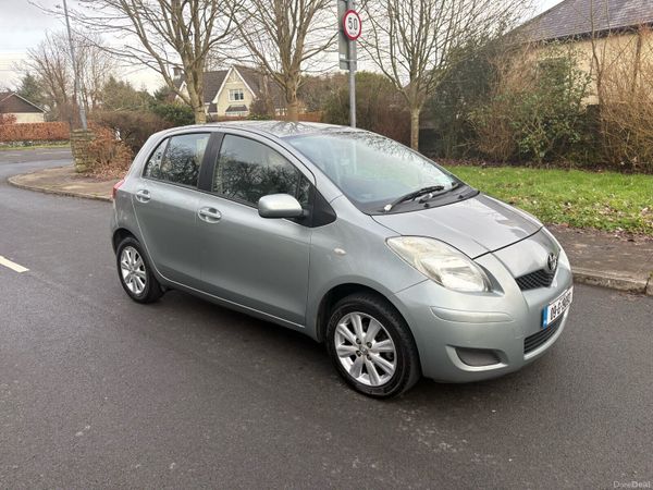 Toyota Yaris Hatchback, Petrol, 2009, Silver