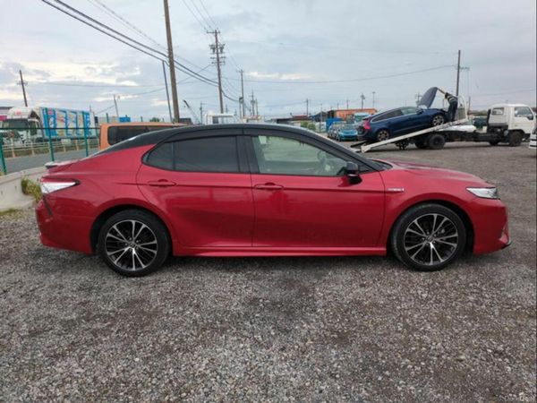 Toyota Camry Saloon, Petrol Hybrid, 2018, Red