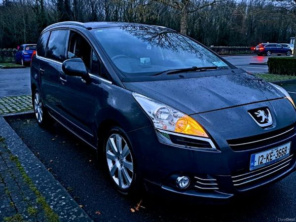 Peugeot 5008 MPV, Diesel, 2012, Grey