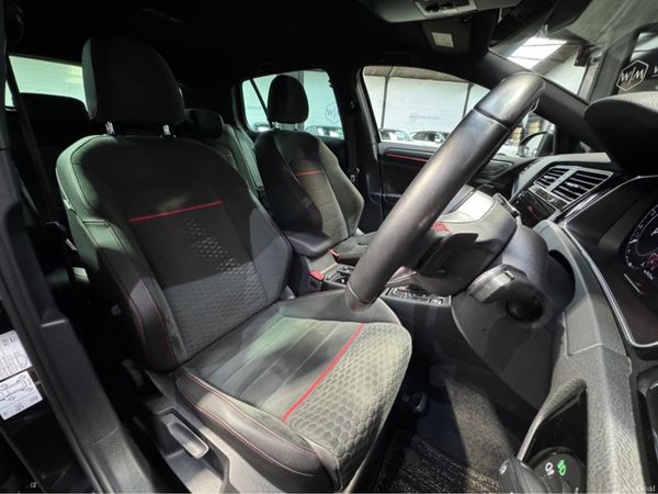 Volkswagen Golf Hatchback, Petrol, 2019, Black