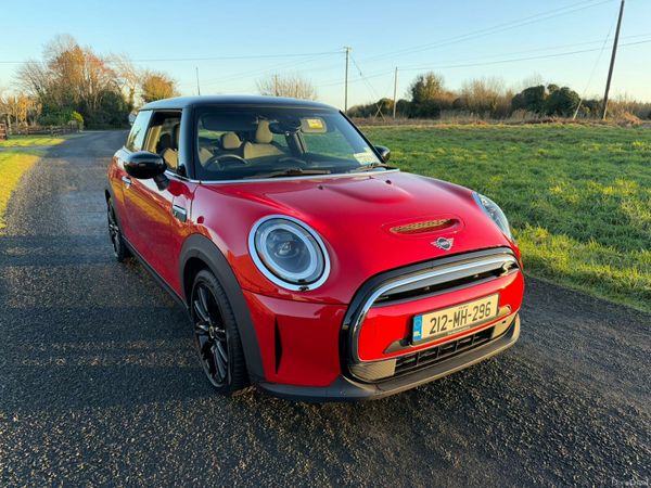 Mini Cooper Hatchback, Electric, 2021, Red