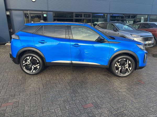 Peugeot 2008 MPV, Petrol, 2024, Blue